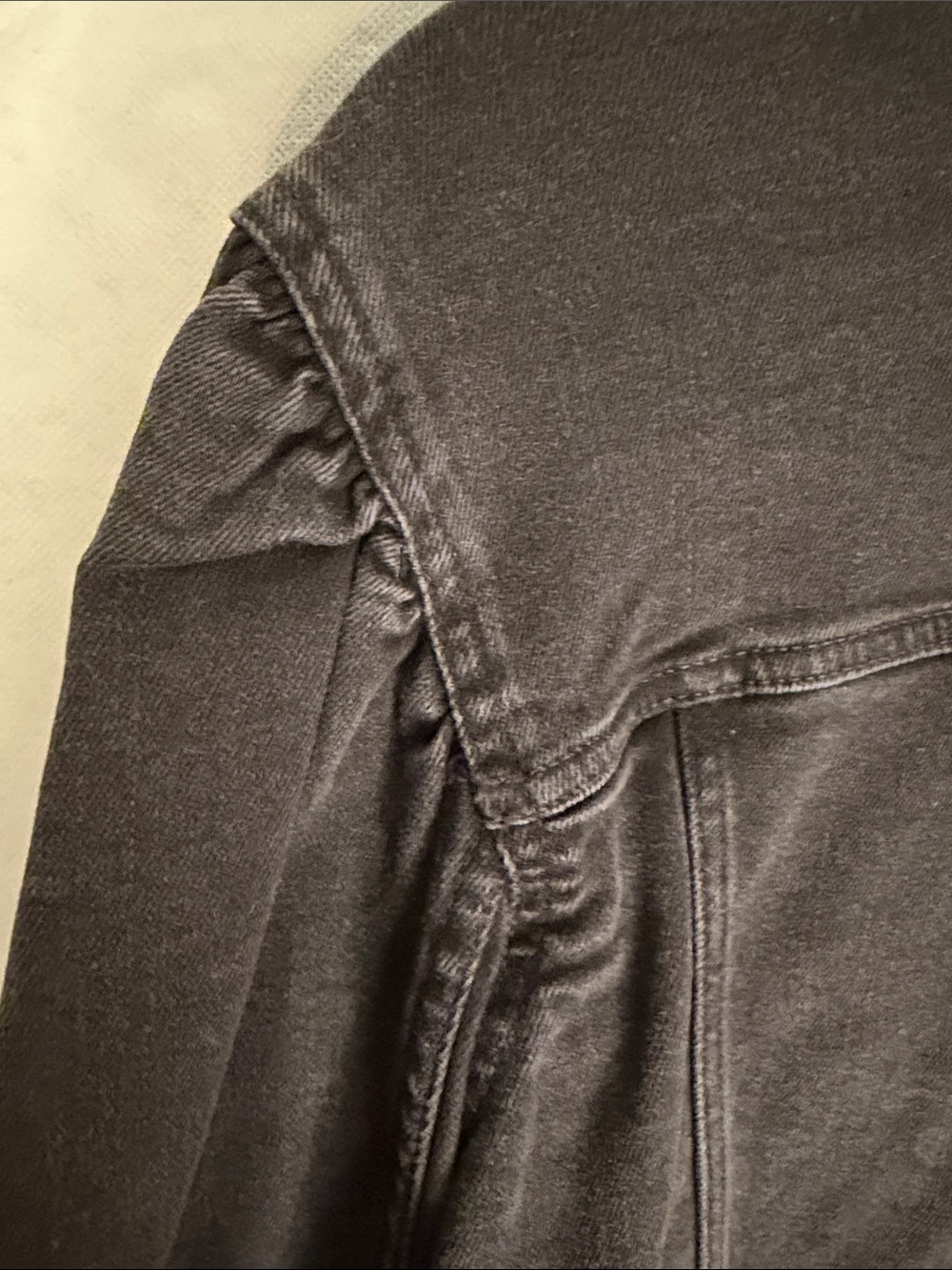 GAP Women's Black Denim Jacket - Picture 4 of 7